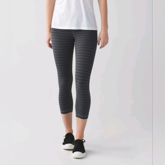 Lululemon Wunder Under Crop II Women's 4 Textured Stripe Slate Deep Coal Gray - Picture 1 of 7